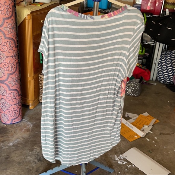 Floral and stripe plus size tee - size 2x - Picture 2 of 3